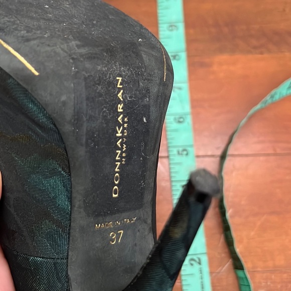 Donna Karan Collection Monarch Teal Green Silk Jacquard Peep Toe Heels Like New - Picture 14 of 15